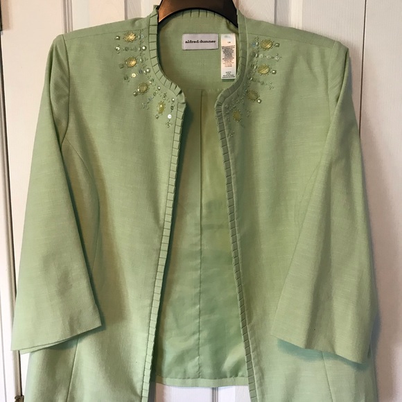 Alfred Dunner Jackets & Blazers - Alfred Dunner unconstructed beaded short jacket Alfred Dunner Jackets & Blazers - Alfred Dunner unconstructed beaded short jacket